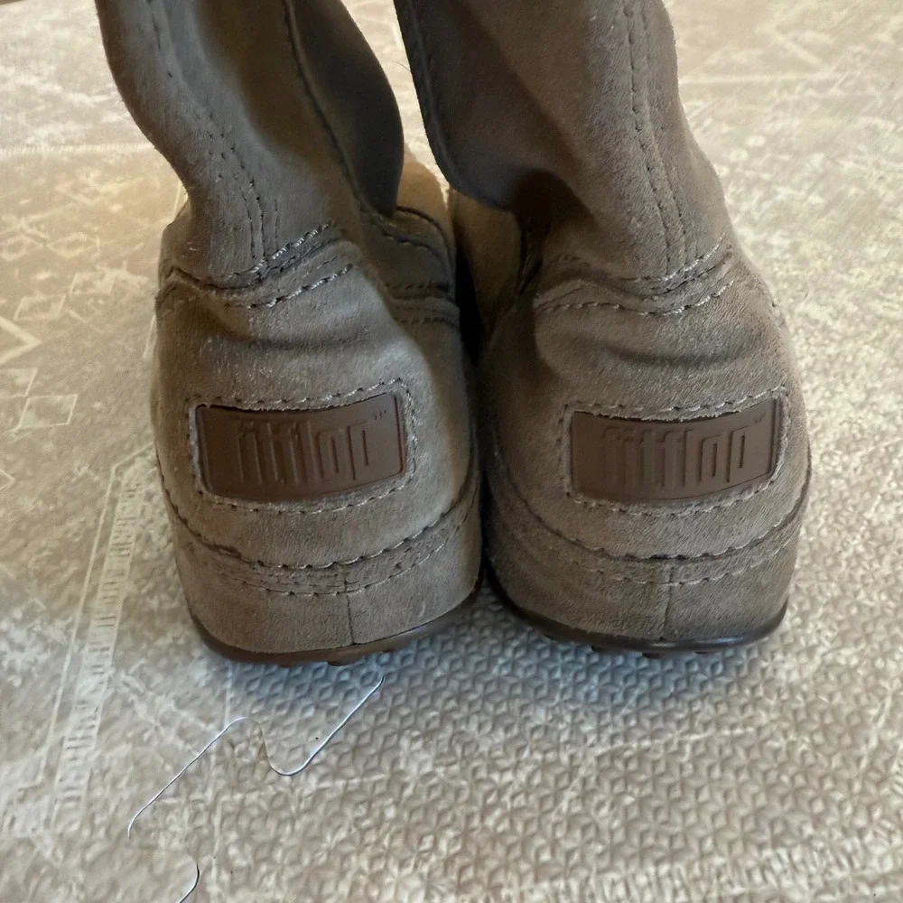 FitFlop Mukluk‎ Tall Suede Boots Womens 8 Taupe
